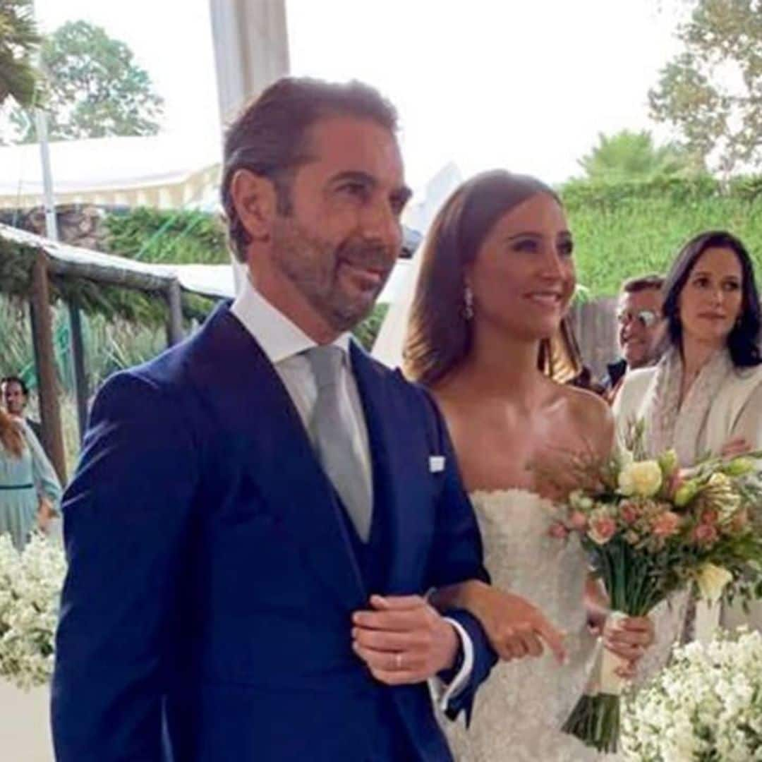 Pepe Bastón celebrates his daughter’s wedding accompanied by his wife, Eva Longoria