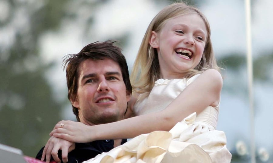 Dakota Fanning Still Gets Birthday Ts From War Of The Worlds Co Star Tom Cruise Foto 1