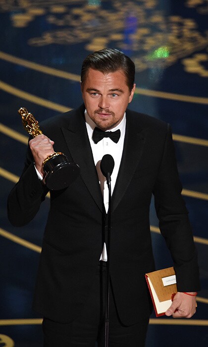 Leonardo Dicaprio Wins First Oscar For The Revenant As He Gets Standing Ovation Foto 1 