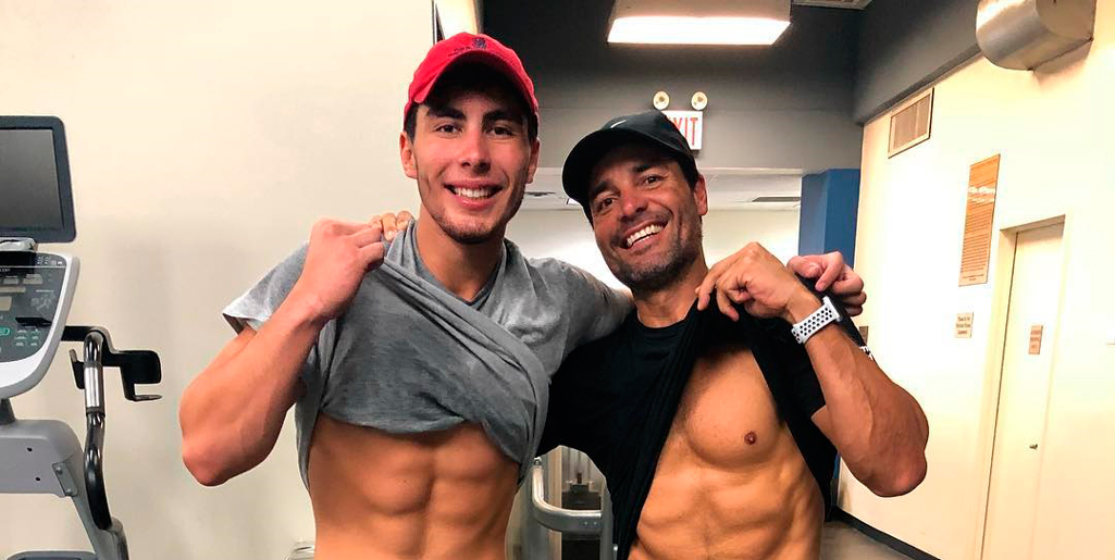 Lorenzo, el hijo de Chayanne, impacta por su abdomen marcado