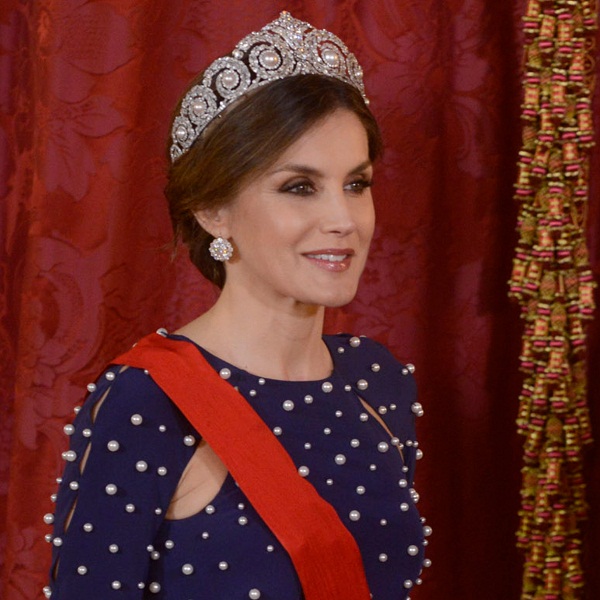 LAS JOYAS DE LA CASA REAL ESPAÑOLA - Página 11 Reina-letizia4-a