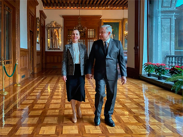 Beatriz Gutiérrez y AMLO