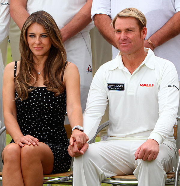 Elizabeth Hurley y Shane Warne