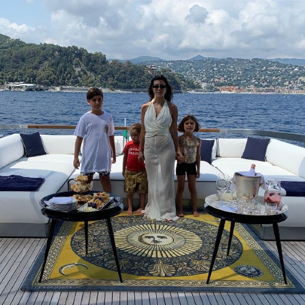 Kourtney Kardashian y sus hijos