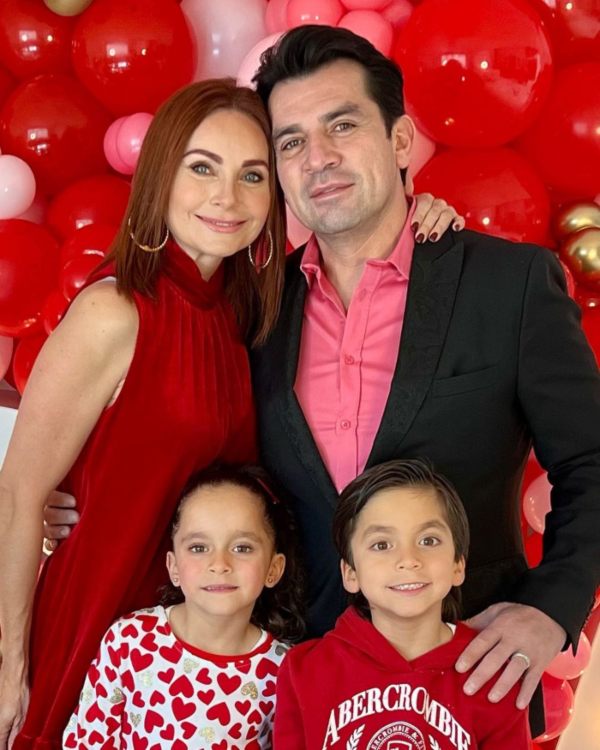 Jorge Salinas y su familia