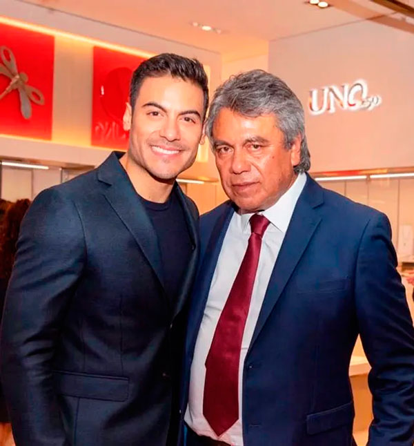 Carlos Rivera y su papá