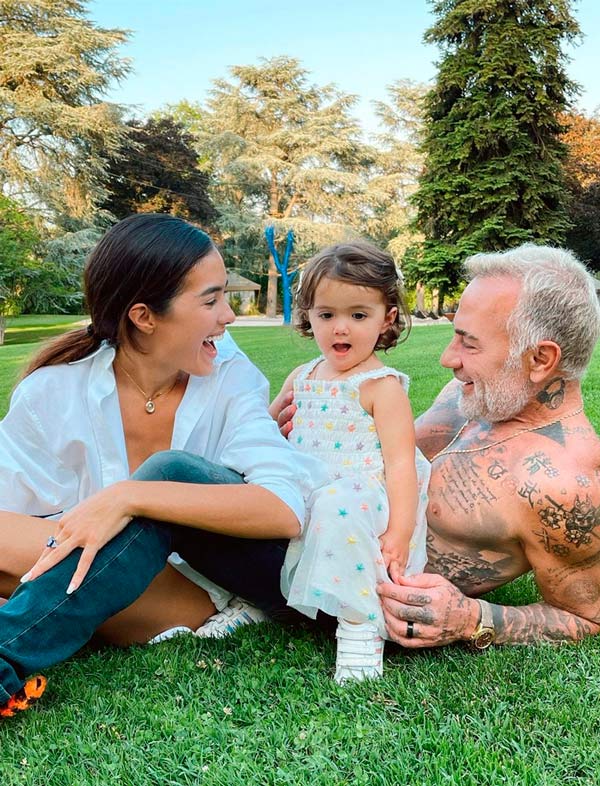 Gianluca Vacchi y su familia