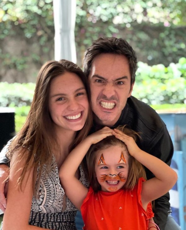 Mauricio Ochmann y su hija Lorenza