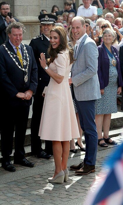 Kate middleton rose outlet dress