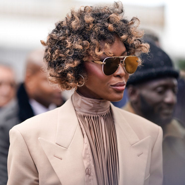 The Coolest Part of Naomi Campbell's Louis Vuitton Show Look Was Actually  Her Hair