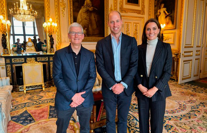 Kate Middleton y el Príncipe William con Tim Cook